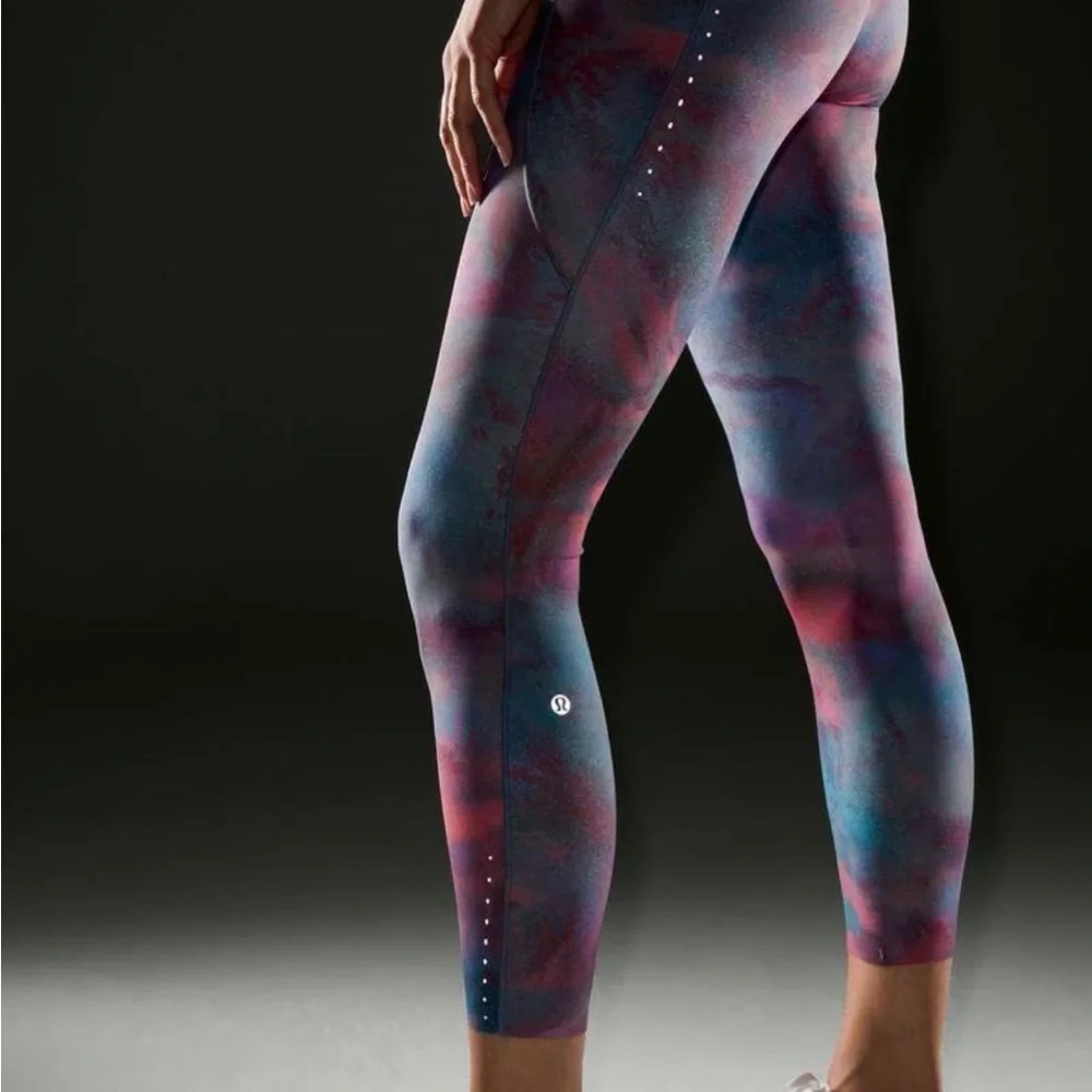 Lululemon Athletica Blue and Pink Leggings - Picture 10 of 11